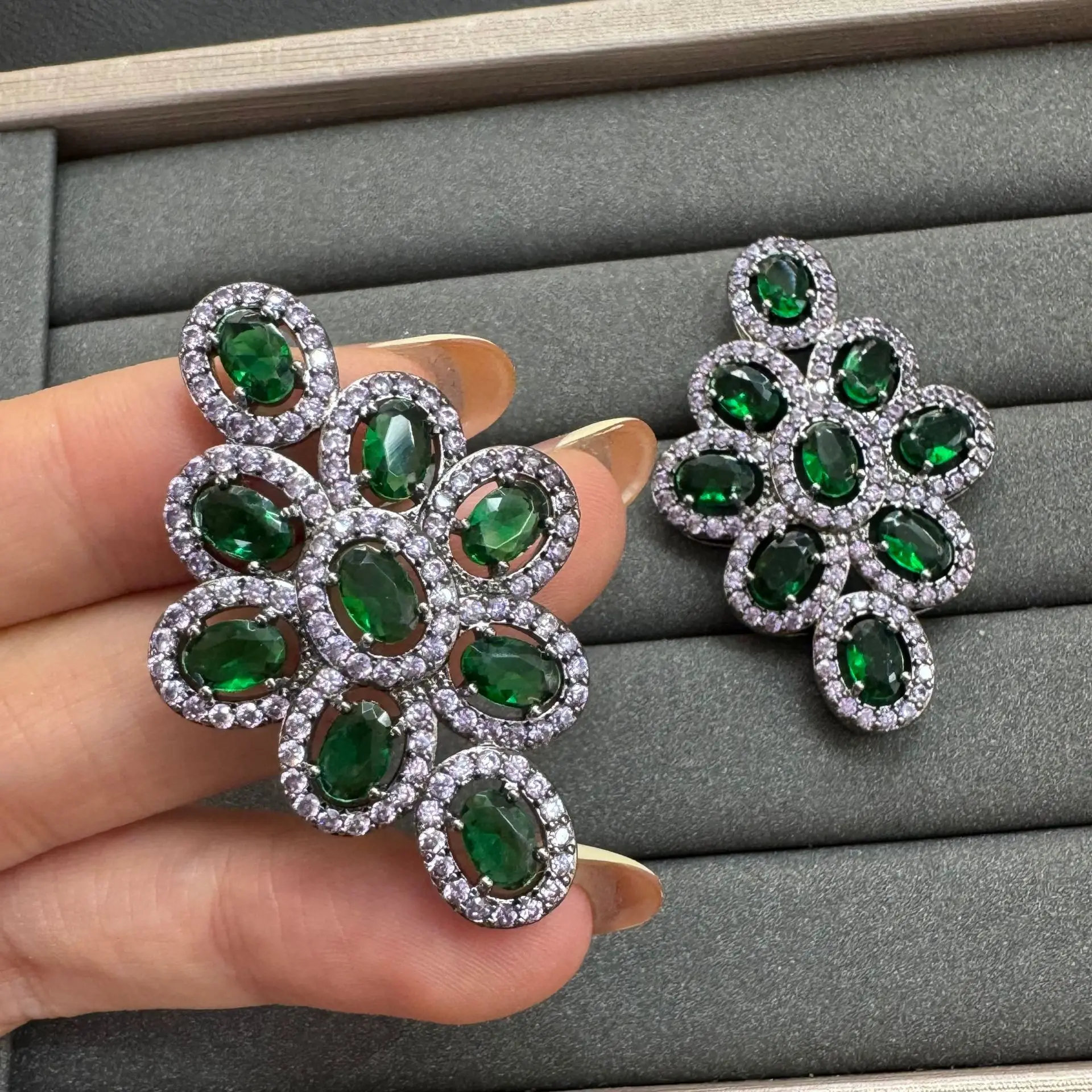 zirconia earrings green multicolor blue red flower water drop earrings for women dinner party shiny luxury jewelry wedding
zirconia earrings green multicolor blue red flower water drop earrings for women dinner party shiny luxury jewelry wedding