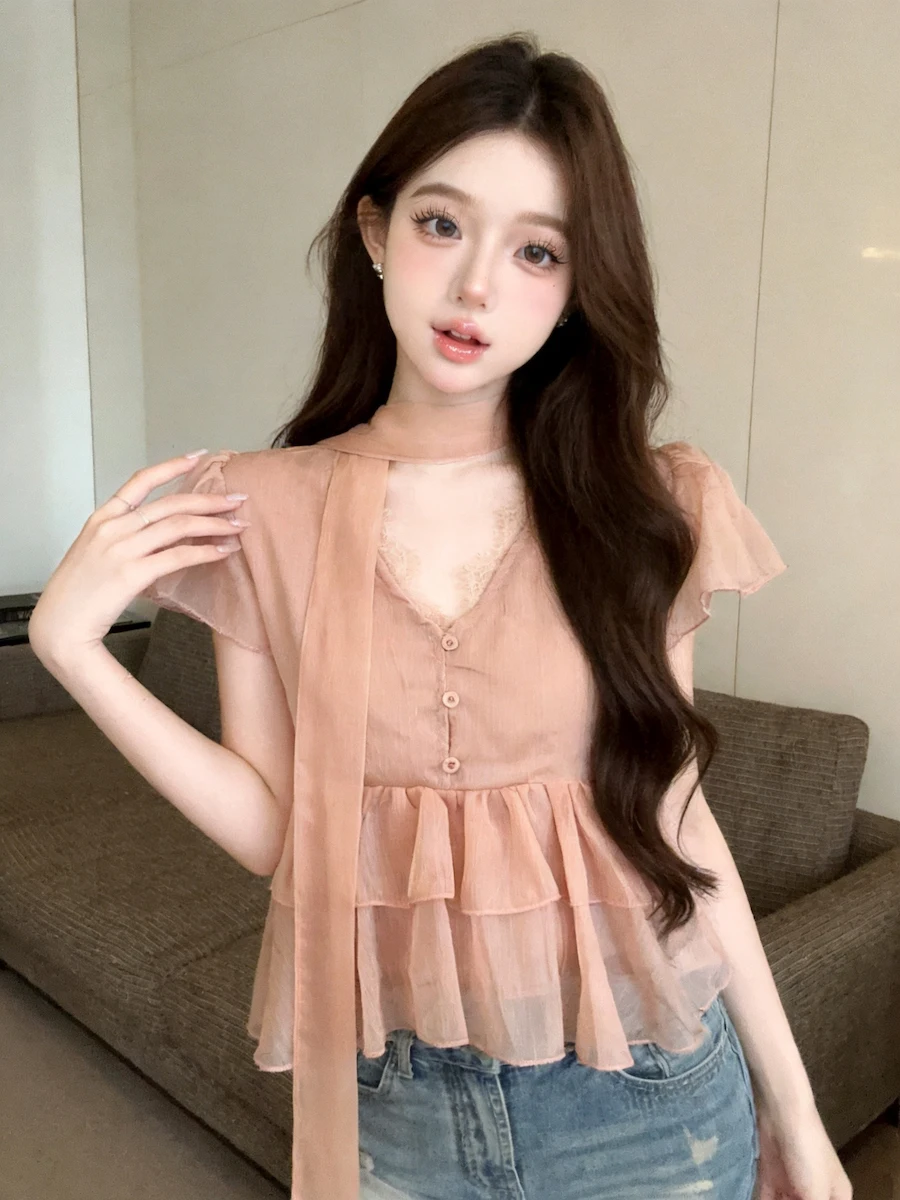 Elegant V-Neck Short Sleeve Shirt Loose Fit with Sash And Lace Trim Fashionable Summer Top for Young Women City Walk Wear
Elegant V-Neck Short Sleeve Shirt Loose Fit with Sash And Lace Trim Fashionable Summer Top for Young Women City Walk Wear
