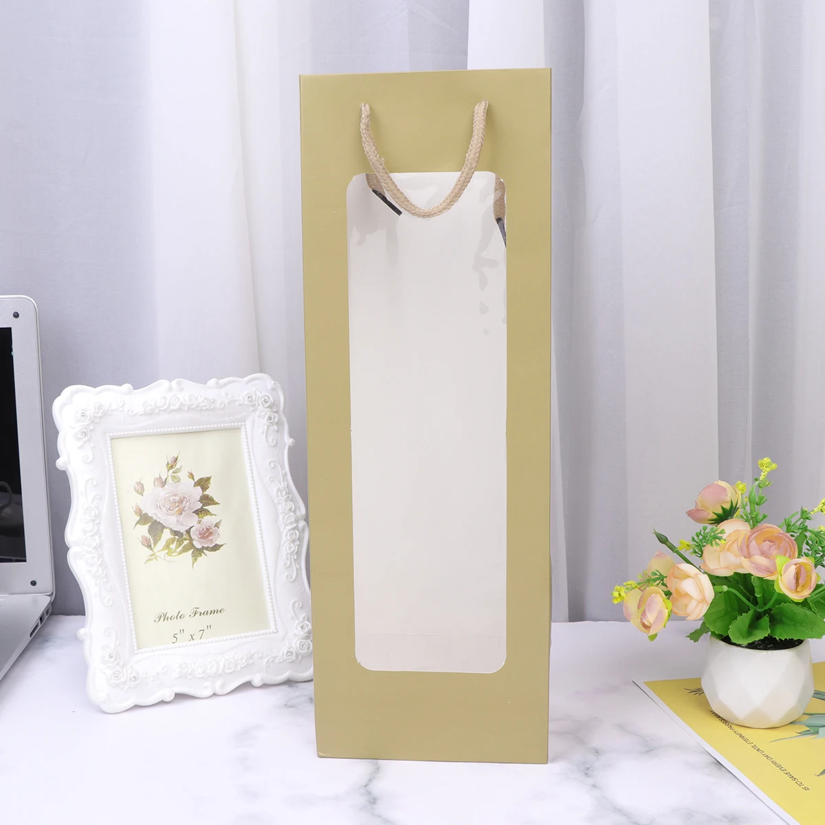 12 Pcs Bottle Carrier Gift Kraft Paper Bottle Carrier Kraft Paper Bag Flat Bottom Gift Bag Storage Box
12 Pcs Bottle Carrier Gift Kraft Paper Bottle Carrier Kraft Paper Bag Flat Bottom Gift Bag Storage Box