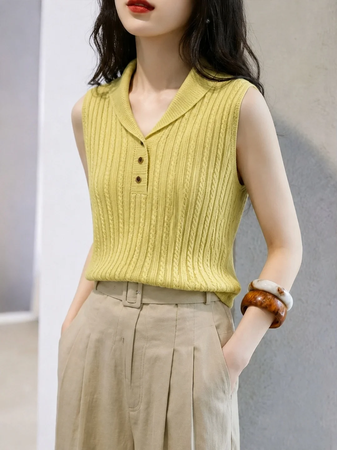 Pure Color Ice Silk Knitted Vest Women's Summer New Lazy Style Sleeveless Top Commute Korean Version Straight Cut
Pure Color Ice Silk Knitted Vest Women's Summer New Lazy Style Sleeveless Top Commute Korean Version Straight Cut