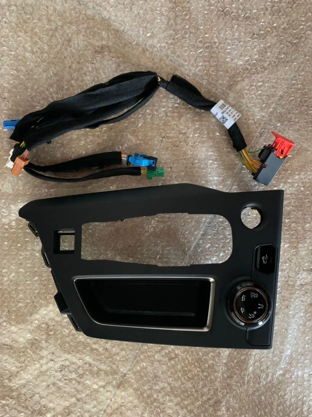 Rotary wheel switch panel 98113880VD For Peugeot 3008 4008 5008 P84 For Citroen C5 AIRCROSS Steep slope descent switch panel
Rotary wheel switch panel 98113880VD For Peugeot 3008 4008 5008 P84 For Citroen C5 AIRCROSS Steep slope descent switch panel