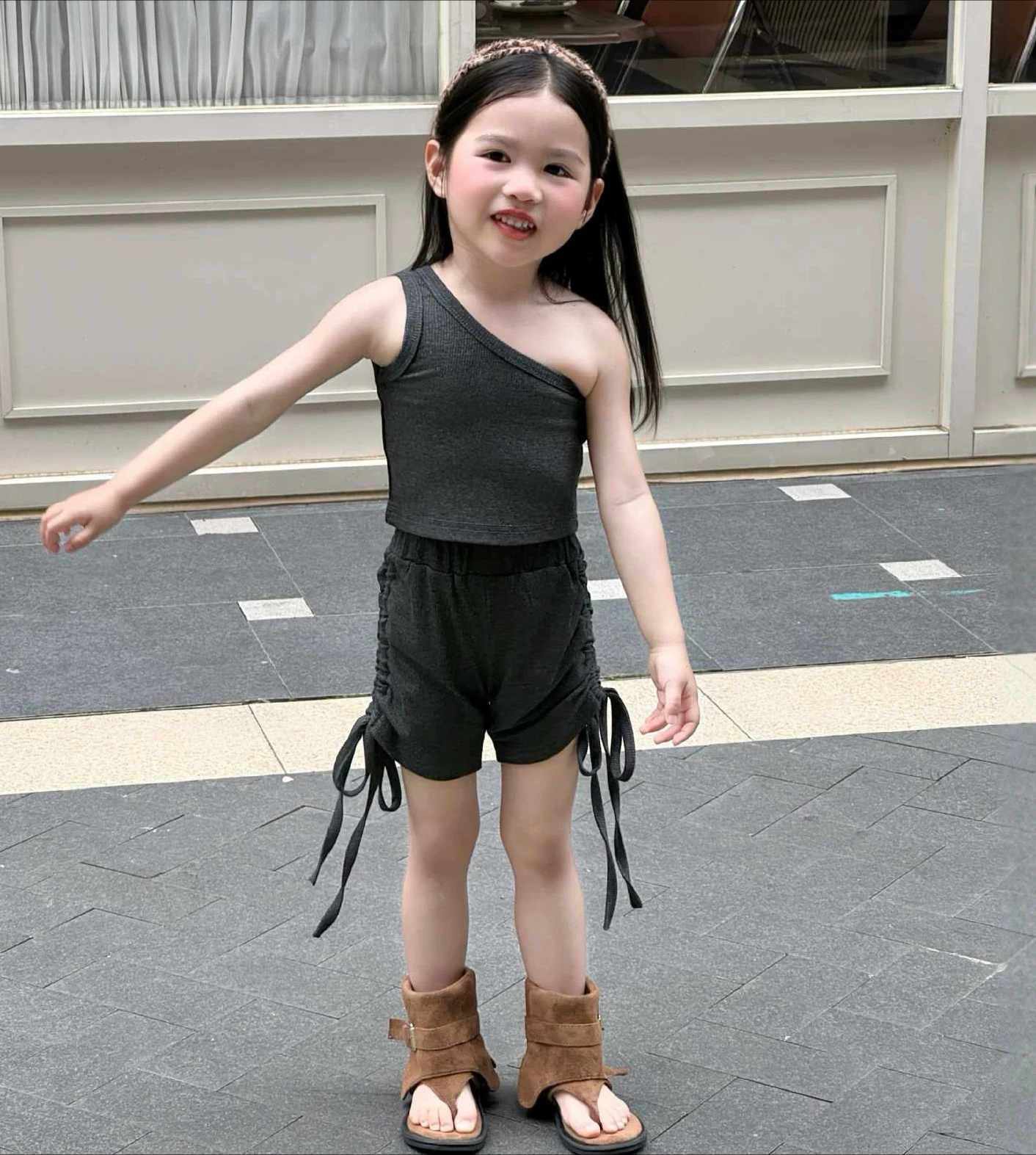 European and American Style Girls Summer Cool Gray Off Shoulder Sloping T-shirt Drawstring Knitted Hot Pants Two-piece Set
European and American Style Girls Summer Cool Gray Off Shoulder Sloping T-shirt Drawstring Knitted Hot Pants Two-piece Set