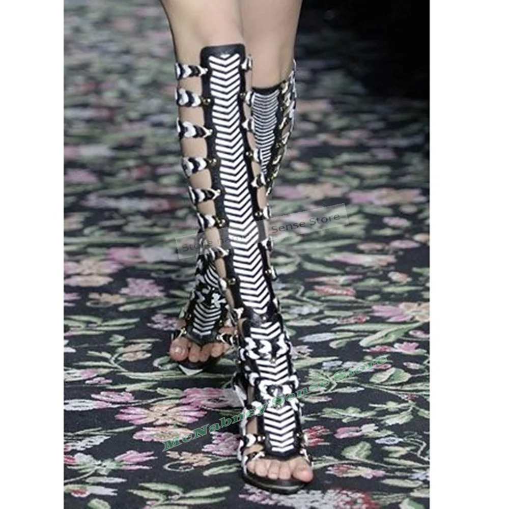 Сапоги с пряжкой и ремешками, женская обувь на тонком высоком каблуке с квадратным носком, летняя разноцветная обувь до колена, новый стиль, модная сексуальная дизайнерская вечеринка
Сапоги с пряжкой и ремешками, женская обувь на тонком высоком каблуке с квадратным носком, летняя разноцветная обувь до колена, новый стиль, модная сексуальная дизайнерская вечеринка