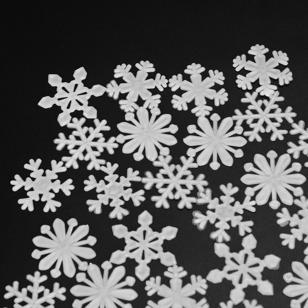 50 PCS 3D Snowflake Wall Stickers Fluorescent Christmas Decorations Glow in The Dark Snowflakes Holiday Glowing USB
50 PCS 3D Snowflake Wall Stickers Fluorescent Christmas Decorations Glow in The Dark Snowflakes Holiday Glowing USB