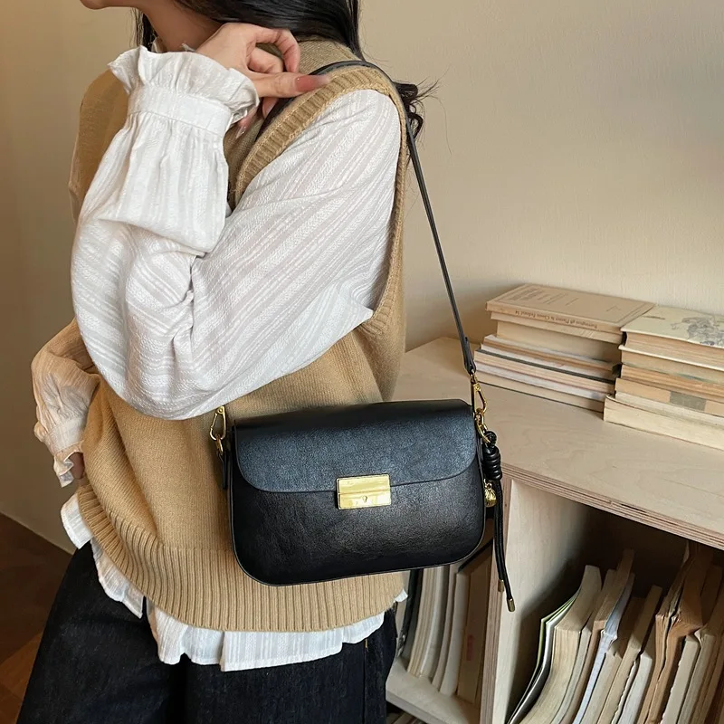 Текстурированные сумки из искусственной кожи однотонного цвета 2026: Новые высококачественные женские сумки через плечо для работы, винтажные универсальные сумки-кроссбоди
Текстурированные сумки из искусственной кожи однотонного цвета 2026: Новые высококачественные женские сумки через плечо для работы, винтажные универсальные сумки-кроссбоди