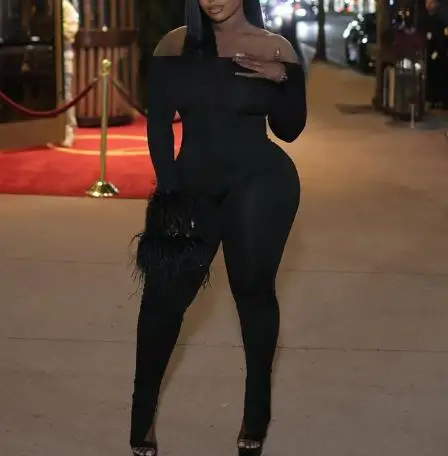 Женский однотонный комбинезон на одно плечо с длинными рукавами и разрезом на осень и зиму, модная и стильная текстура волос
Женский однотонный комбинезон на одно плечо с длинными рукавами и разрезом на осень и зиму, модная и стильная текстура волос