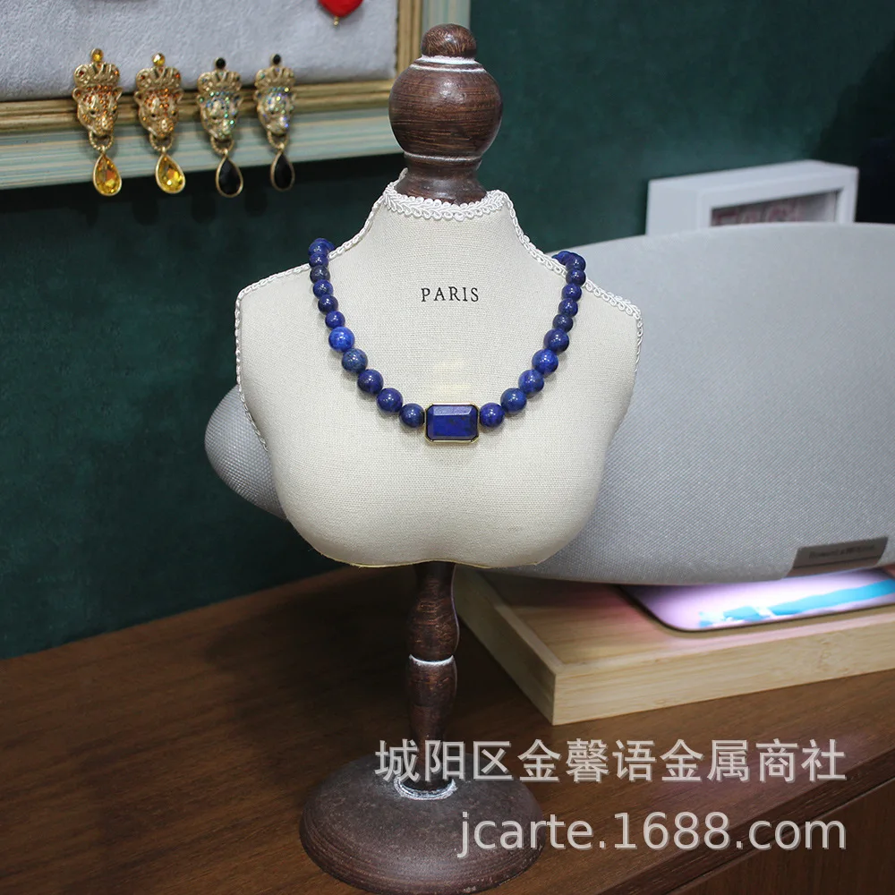 Niche Style Jewelry Lapis Lazuli Necklace Natural Stone Clavicle Chain Jewelry
Niche Style Jewelry Lapis Lazuli Necklace Natural Stone Clavicle Chain Jewelry