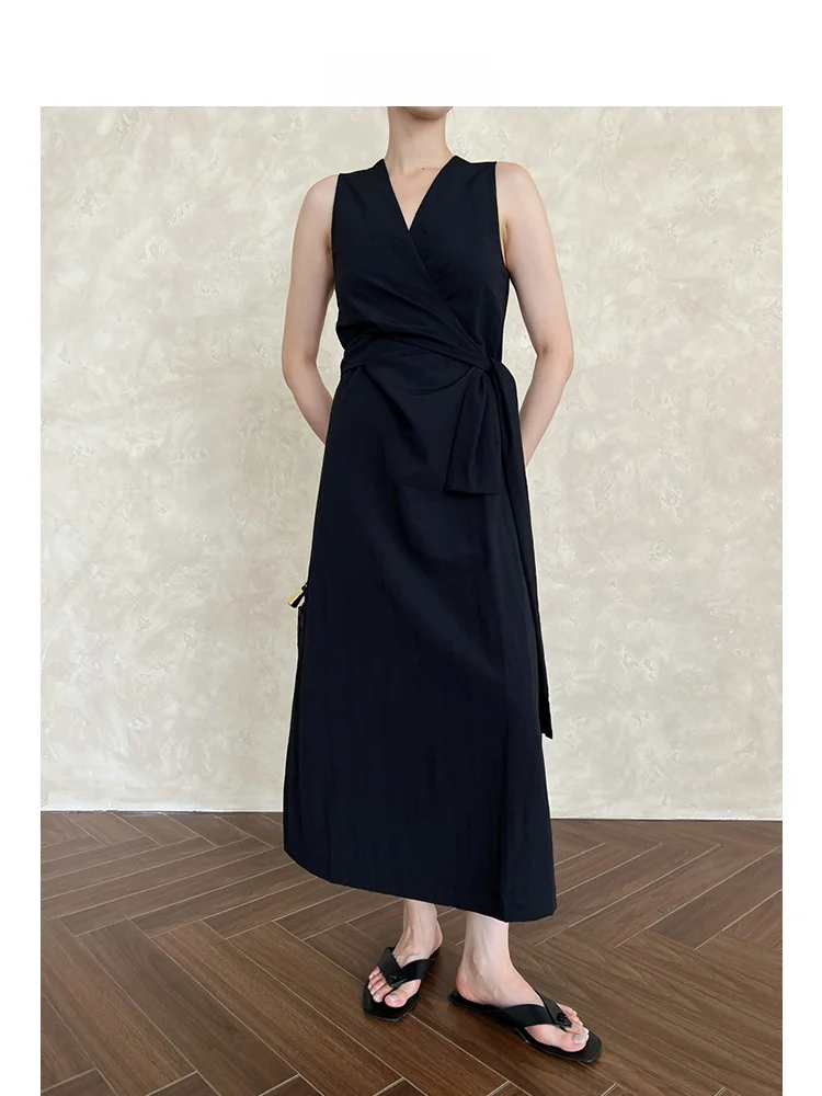 Elegant Black V-neck Sleeveless Dress Casual Style Simple Design Summer Slimming Long Dress ARETE AK Women's Fashion Dress
Elegant Black V-neck Sleeveless Dress Casual Style Simple Design Summer Slimming Long Dress ARETE AK Women's Fashion Dress