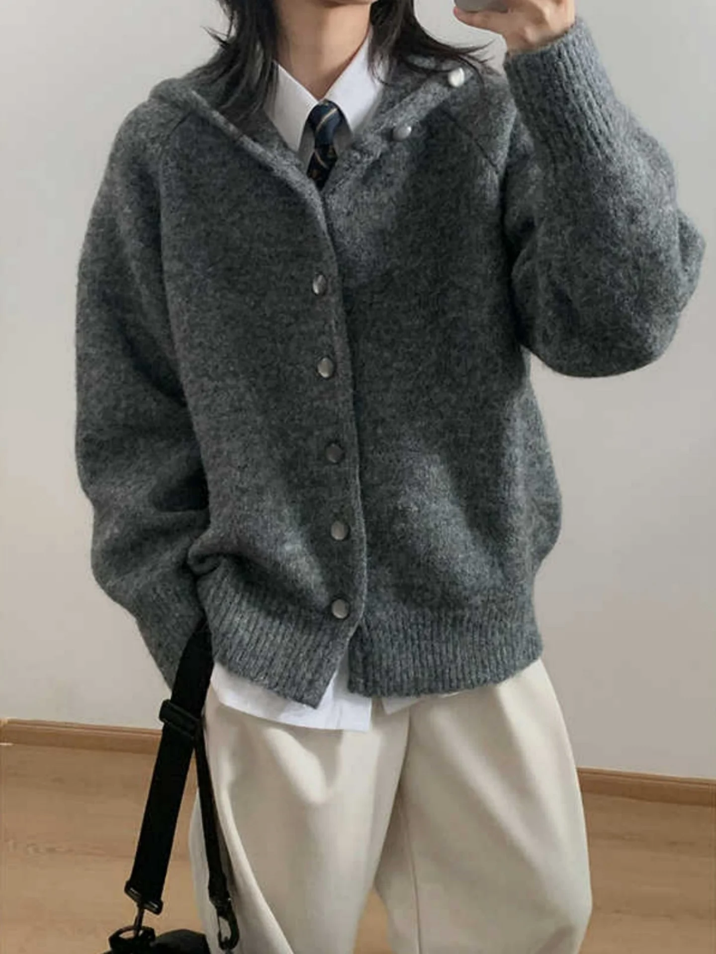 Loose Fit Knitted Cardigan Coat in Caramel Color with Hood Vintage Sle Men's Winter Outerwear Comfortable Woolen Sweater
Loose Fit Knitted Cardigan Coat in Caramel Color with Hood Vintage Sle Men's Winter Outerwear Comfortable Woolen Sweater