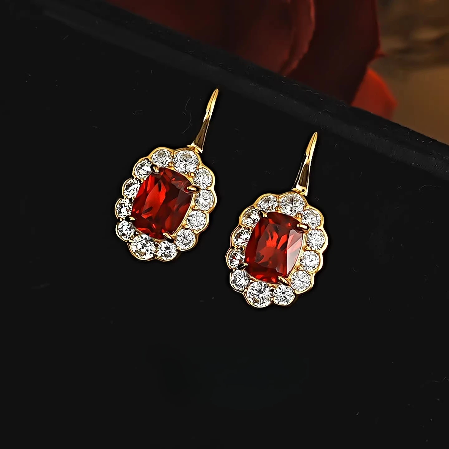 925 pure silver ear studs 6 * 8mm pigeon blood red zircon color dense inlaid lace carved earring jewelry
925 pure silver ear studs 6 * 8mm pigeon blood red zircon color dense inlaid lace carved earring jewelry