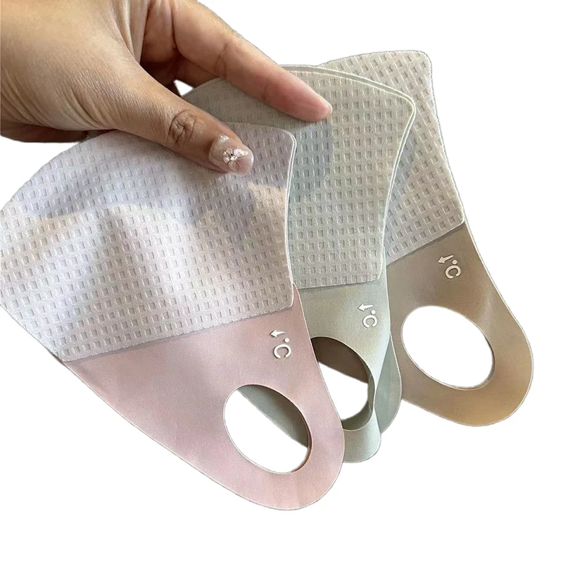 New Breathable Ice Silk Mask Traceless Anti Pollen Sunshade Mask Anti-UV Ultrathin Face Veil Outing
New Breathable Ice Silk Mask Traceless Anti Pollen Sunshade Mask Anti-UV Ultrathin Face Veil Outing