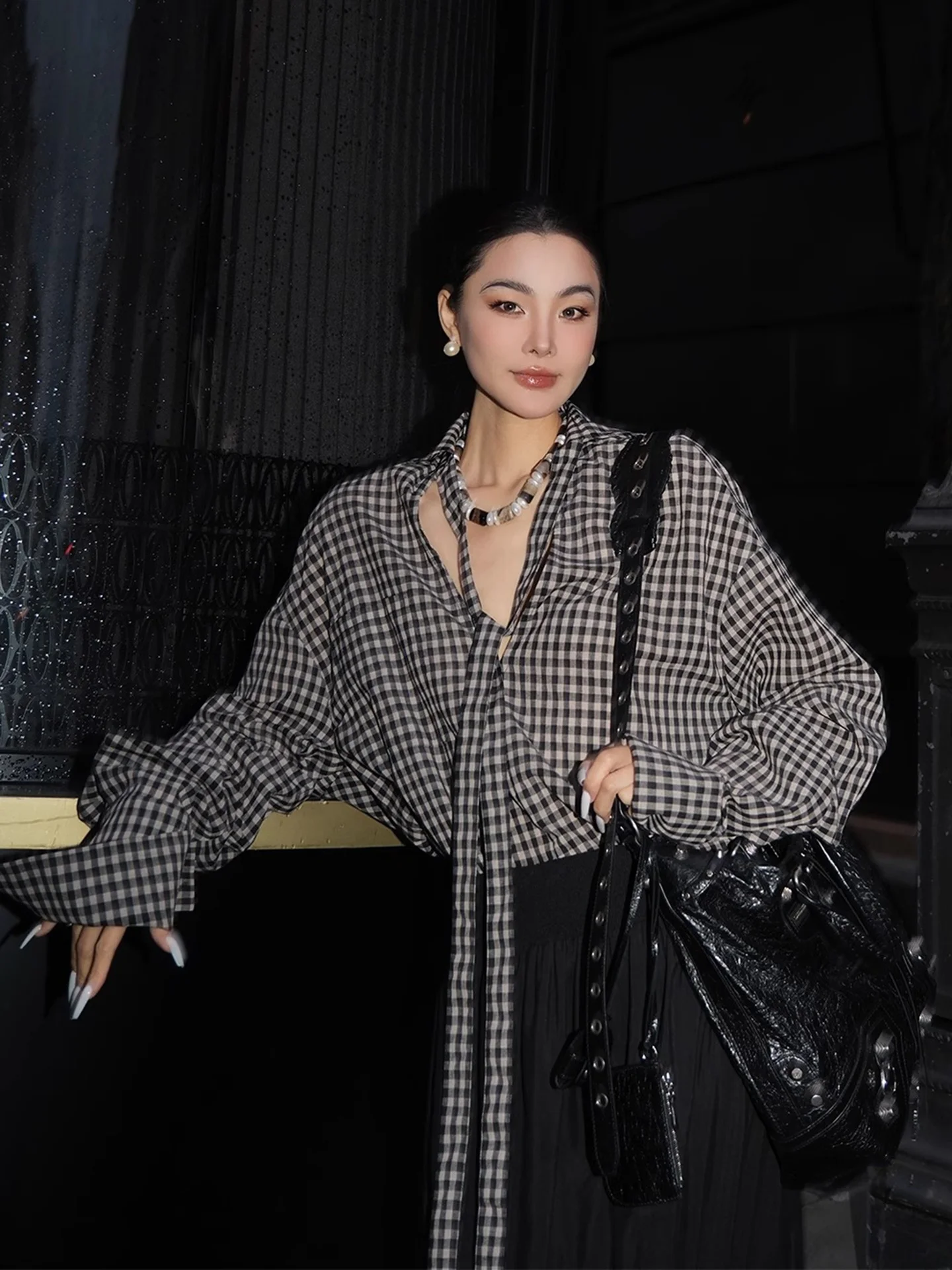 Elegant Plaid Shirt Women's Base Layer Shirt Luxury Anti-Aging Beautiful Unique Top French Style Loose Fit Button Detail
Elegant Plaid Shirt Women's Base Layer Shirt Luxury Anti-Aging Beautiful Unique Top French Style Loose Fit Button Detail