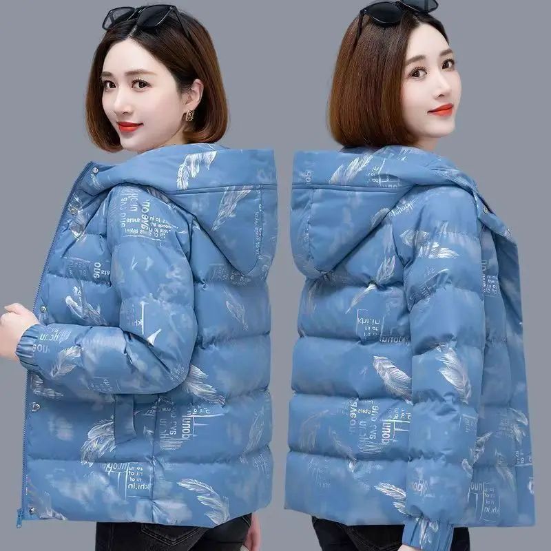 2025 New Women Down Cotton Coat Winter Jacket Female Short Looes Parkas Hooded Outwear Given To Philandering Warm Overcoat
2025 New Women Down Cotton Coat Winter Jacket Female Short Looes Parkas Hooded Outwear Given To Philandering Warm Overcoat