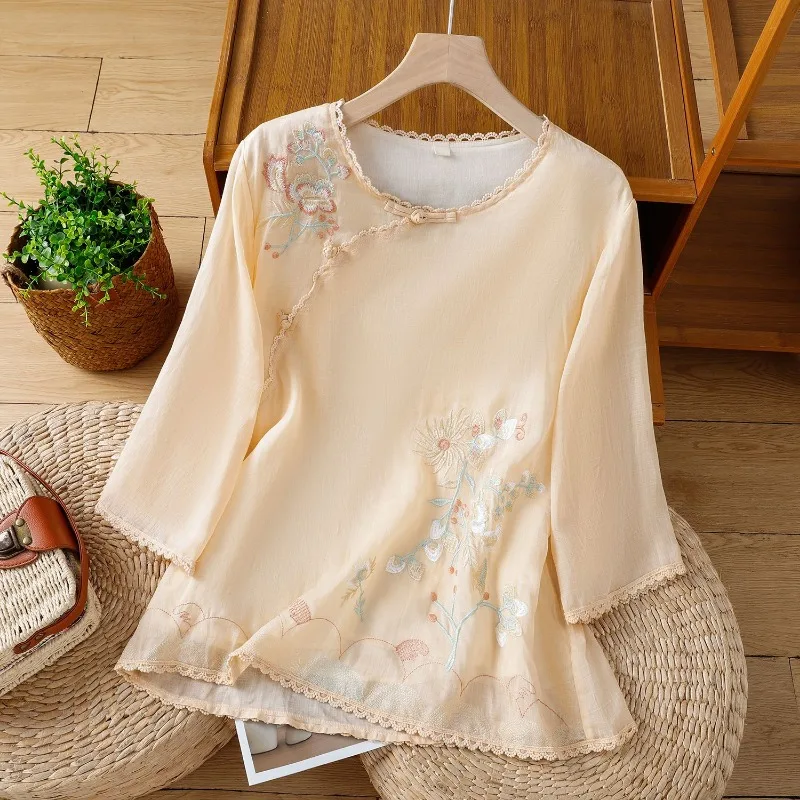 Ethnic Retro Embroidered 3/4 Sleeve Blouse Women's Summer New Fashion Slanted Lapel Buttoned Zen Inspired Improved Top
Ethnic Retro Embroidered 3/4 Sleeve Blouse Women's Summer New Fashion Slanted Lapel Buttoned Zen Inspired Improved Top