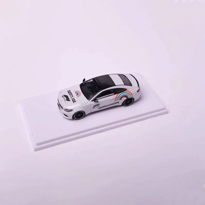 HM 1:64 Scale C63S W205 Simulation Alloy Car Model Static Display Collectible Toy Gift Souvenir Decoration
HM 1:64 Scale C63S W205 Simulation Alloy Car Model Static Display Collectible Toy Gift Souvenir Decoration