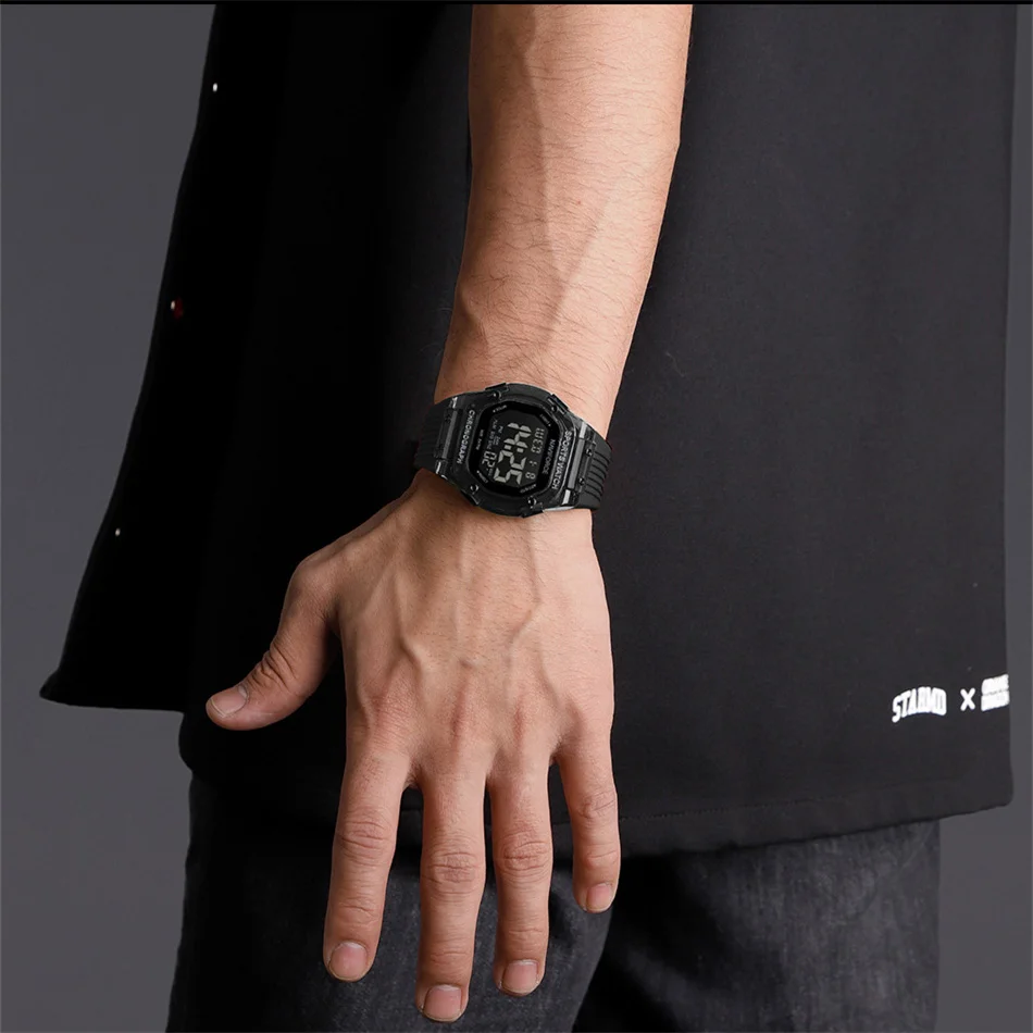 NAVIFORCE Men's Electronic Watch Silicone Strap 30 Meters Waterproof Fashion Vitality Date Display LED Backlight Men's Watch
NAVIFORCE Men's Electronic Watch Silicone Strap 30 Meters Waterproof Fashion Vitality Date Display LED Backlight Men's Watch