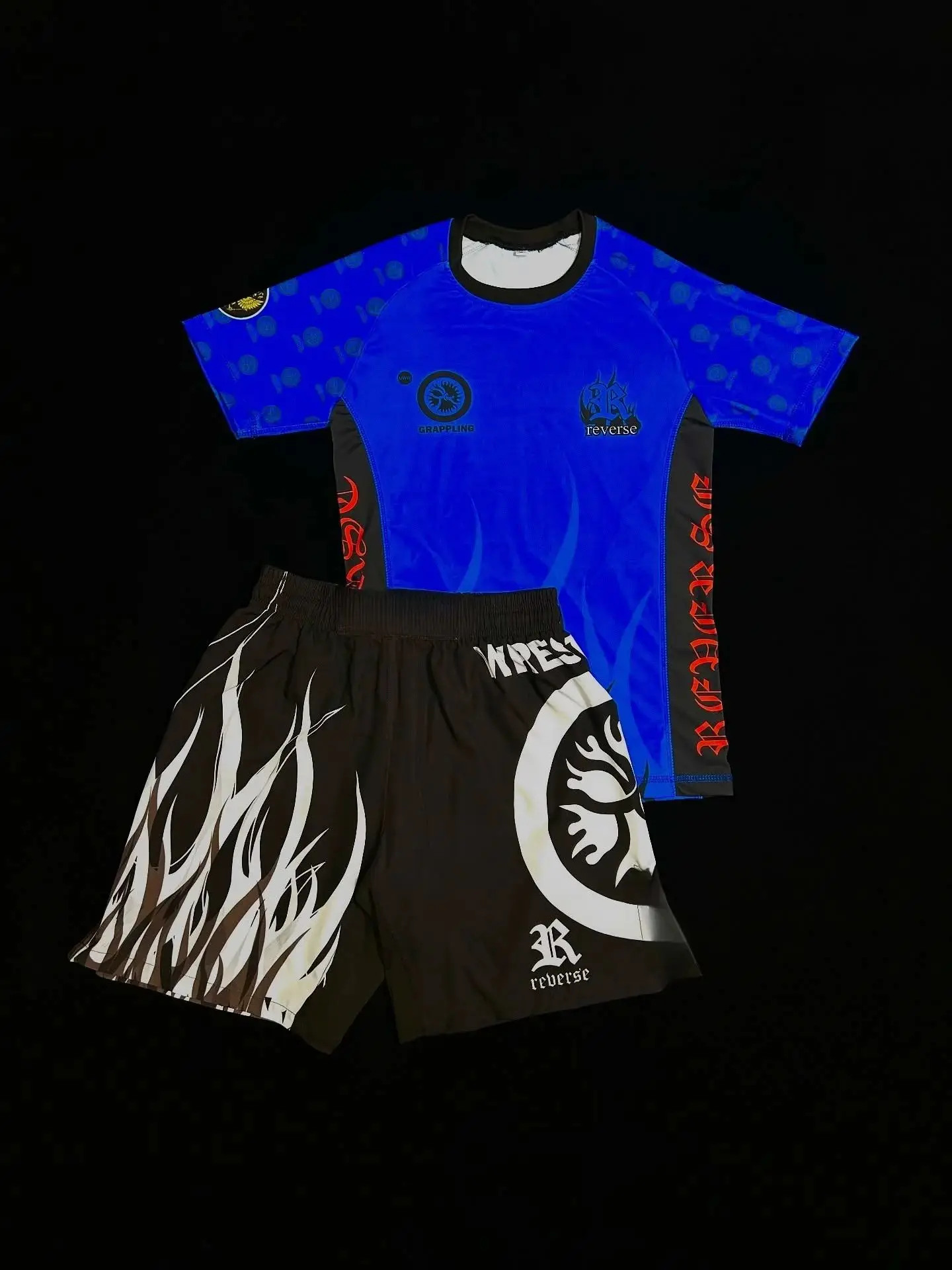 2026 Trendy Fittness Breathable Outdoor Sports Top and Shorts Set for Men and Women Speed Drying Fighting Training Running Set
2026 Trendy Fittness Breathable Outdoor Sports Top and Shorts Set for Men and Women Speed Drying Fighting Training Running Set
