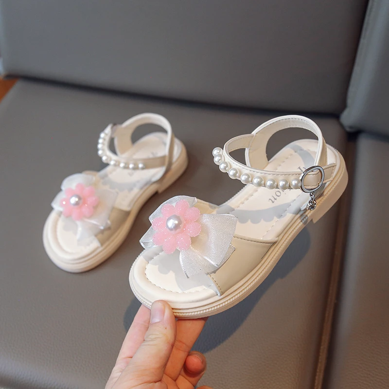 Children Sandals for Girls Flowers Pearls Lace Bow 2023 Soft Kids Shoes for Party Wedding Shows Elegant Princess Shoes Korean
Children Sandals for Girls Flowers Pearls Lace Bow 2023 Soft Kids Shoes for Party Wedding Shows Elegant Princess Shoes Korean