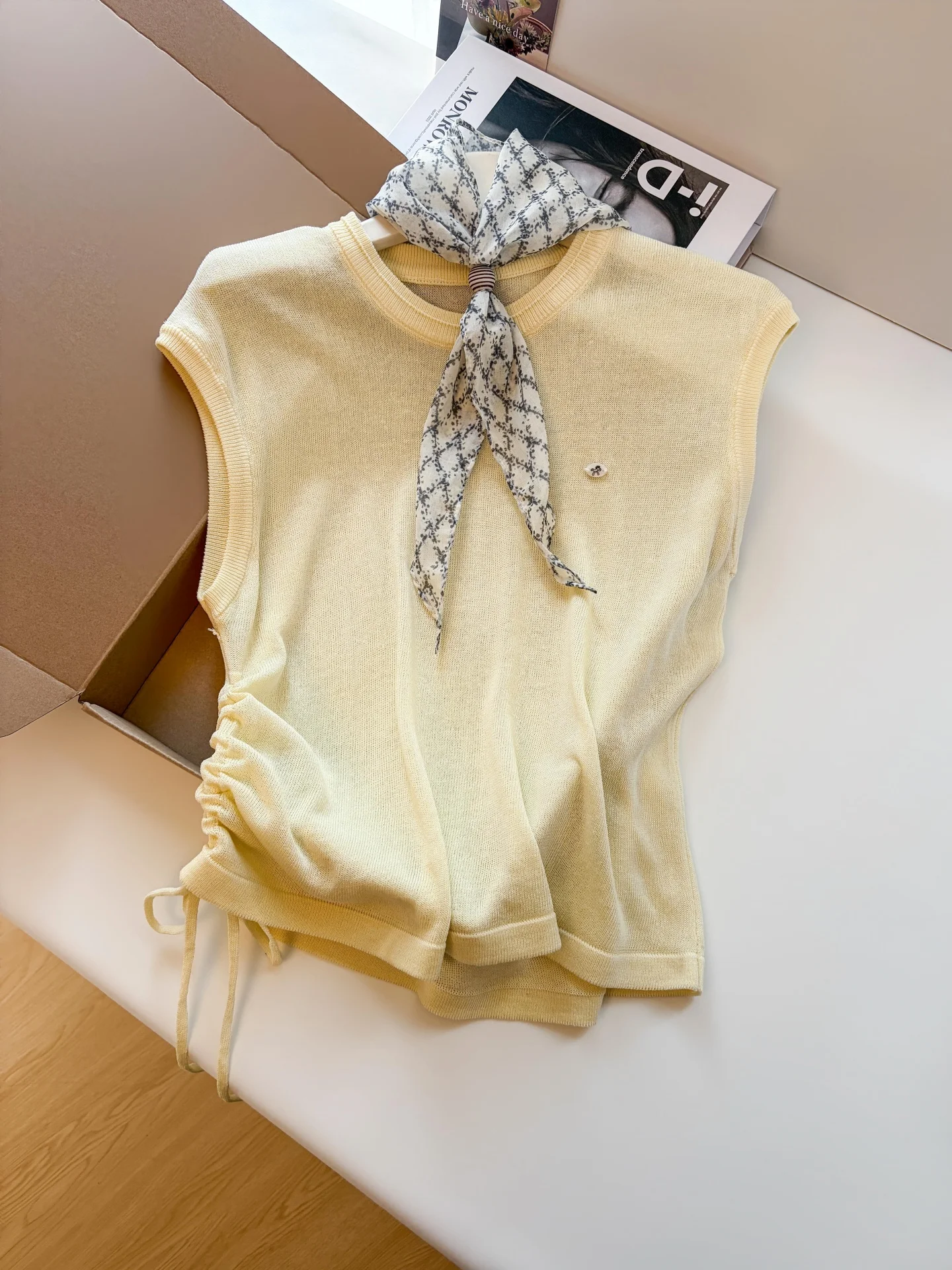Yellow Knitted Sleeveless Top Women's Casual Slim Fit Bright Thread Side Drawstring Pleated Vest Style Summer Fashion Design
Yellow Knitted Sleeveless Top Women's Casual Slim Fit Bright Thread Side Drawstring Pleated Vest Style Summer Fashion Design
