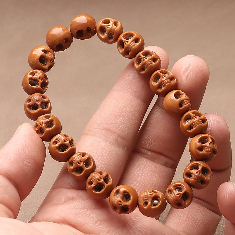 Carved Walnut Skull Prayer Beads Bracelet Hollow Design Smooth Luck Bracelet for Men and Women to Play with Gifts
Carved Walnut Skull Prayer Beads Bracelet Hollow Design Smooth Luck Bracelet for Men and Women to Play with Gifts
