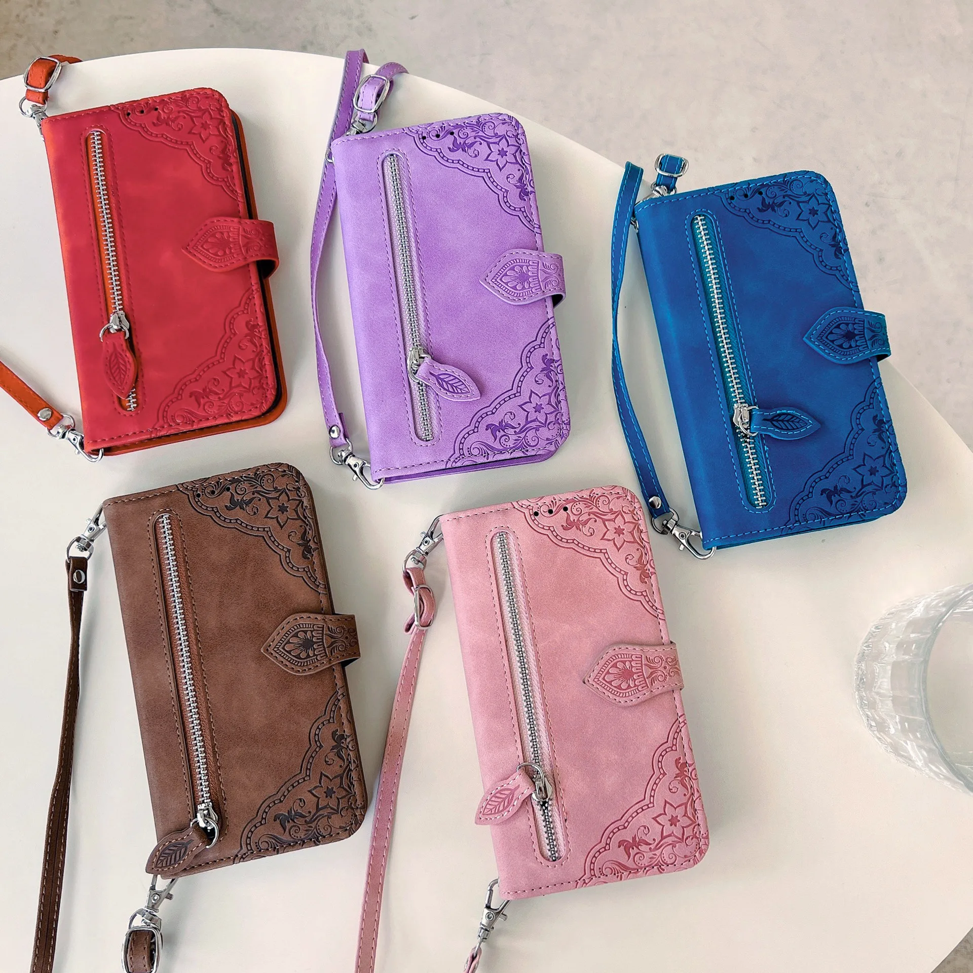 Suitable for Samsung A57 mobile phone artificial leather case with a keychain strap for Galaxy A26/17 anti-drop protection shell
Suitable for Samsung A57 mobile phone artificial leather case with a keychain strap for Galaxy A26/17 anti-drop protection shell