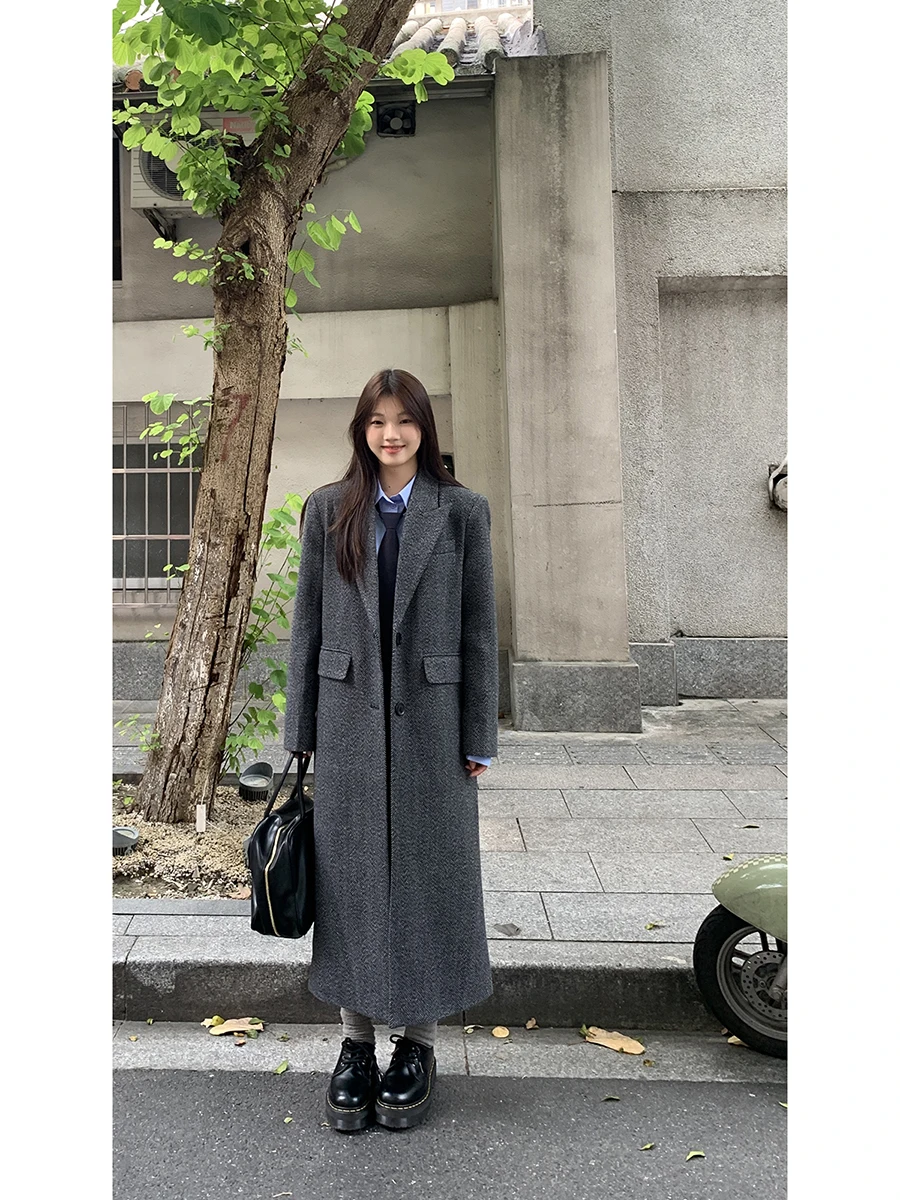 Ele Bla шерстяной костюм, пальто для женщин, осень-зима 2022, Новое поступление, высокое качество, прямой крой, длинное пальто на пуговицах све
Ele Bla шерстяной костюм, пальто для женщин, осень-зима 2022, Новое поступление, высокое качество, прямой крой, длинное пальто на пуговицах све