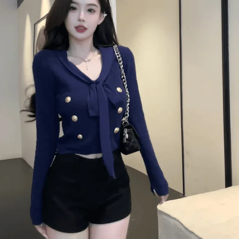 Укороченные пуловеры, женские пуговицы с блестками, дизайн на шнуровке, тонкие, элегантные, универсальные, с v-образным вырезом, лидер продаж, вязаные джемперы, новинка
Укороченные пуловеры, женские пуговицы с блестками, дизайн на шнуровке, тонкие, элегантные, универсальные, с v-образным вырезом, лидер продаж, вязаные джемперы, новинка