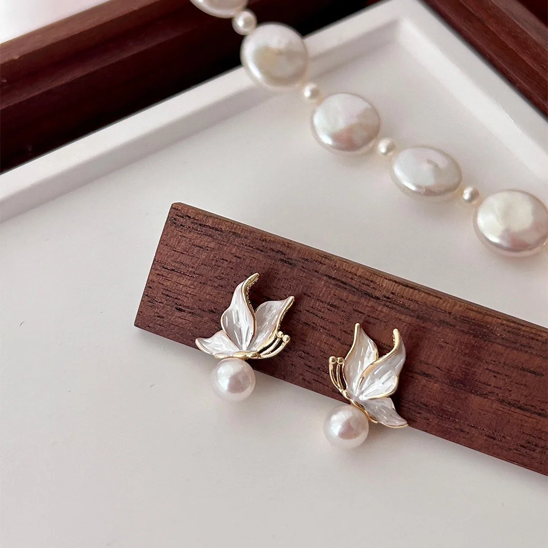 DUTRIEUX Elegant Butterfly Stud Freshwater Pearl Earrings Women's Light luxury Niche Design 925 Sterling SilverEar Decor Jewelry
DUTRIEUX Elegant Butterfly Stud Freshwater Pearl Earrings Women's Light luxury Niche Design 925 Sterling SilverEar Decor Jewelry