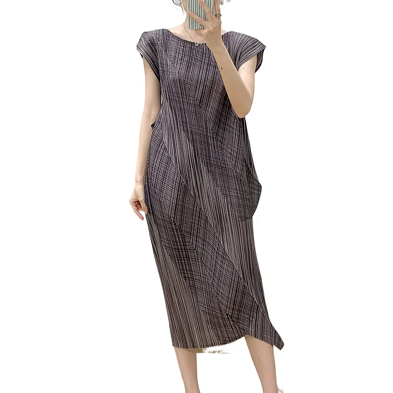Miyake Pleated Dresses Plisse Print Fold Long Dress 2025 Summer Pleat Dresses Women Mid Length Dresses Comfortable Casual Pleats 
Miyake Pleated Dresses Plisse Print Fold Long Dress 2025 Summer Pleat Dresses Women Mid Length Dresses Comfortable Casual Pleats