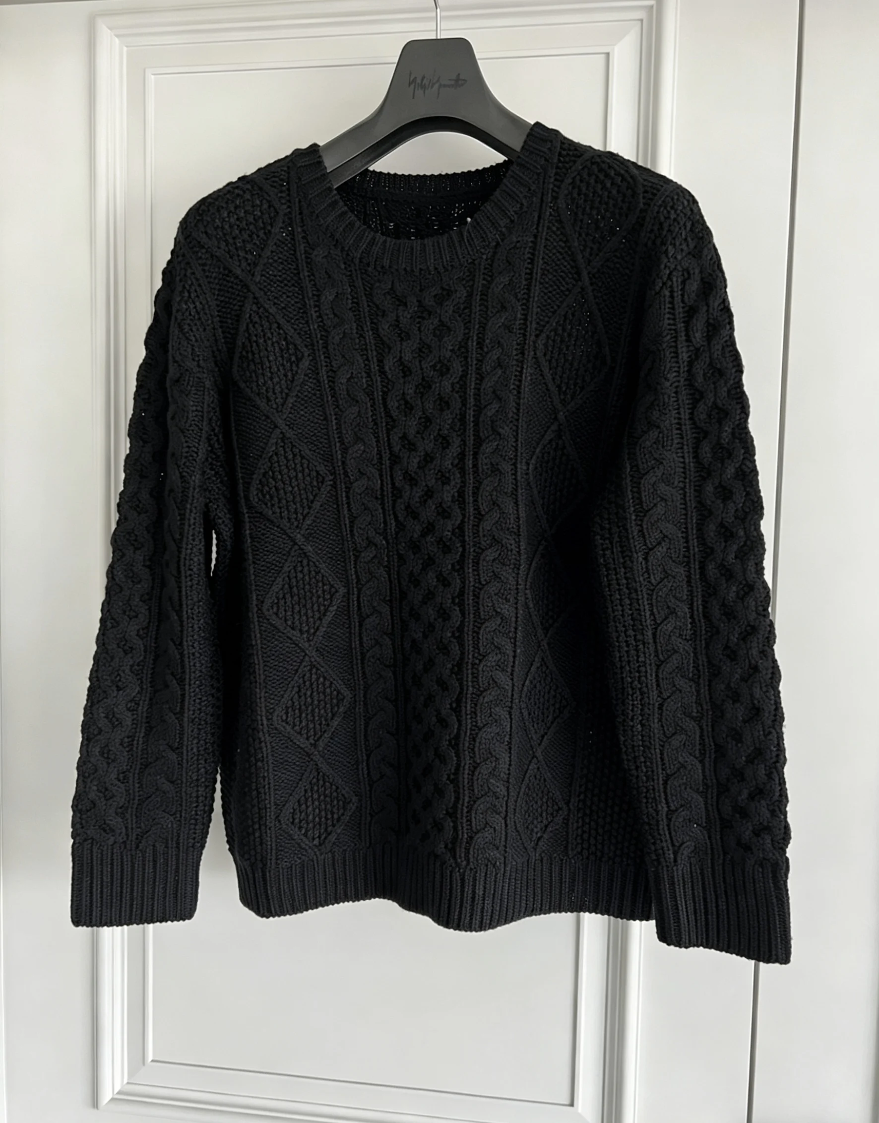 TOP-YAMAMOTO original design fringed knitted knitted white Sweater, Italian woven shirt
TOP-YAMAMOTO original design fringed knitted knitted white Sweater, Italian woven shirt