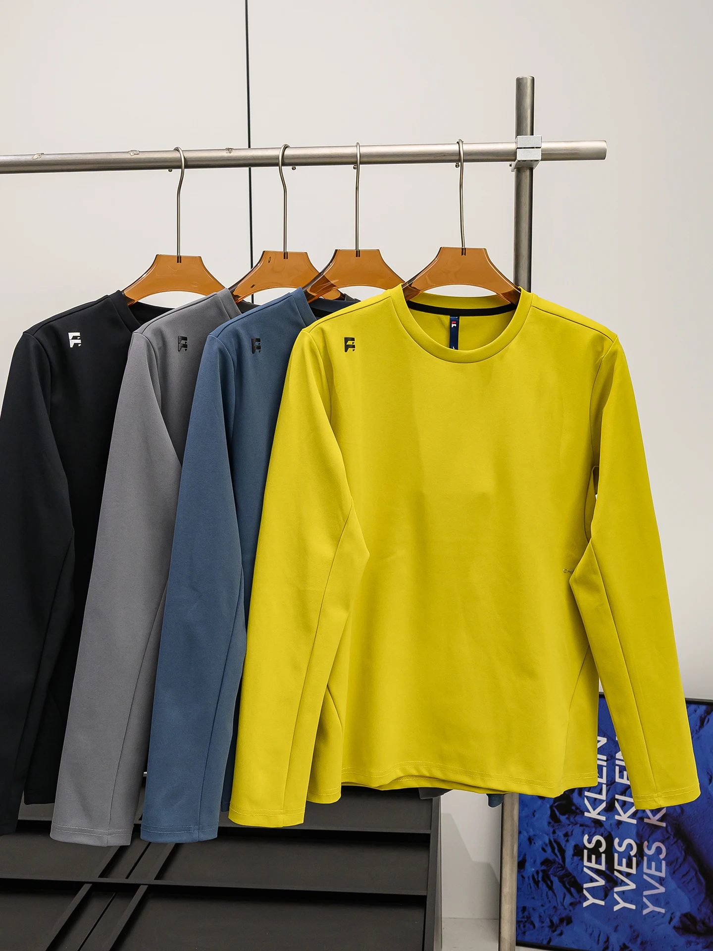 Men's Outdoor Training Series Moisture Wicking Breathable Long Sleeve Casual T-Shirt Quick Dry Spring Season round Neck Tee
Men's Outdoor Training Series Moisture Wicking Breathable Long Sleeve Casual T-Shirt Quick Dry Spring Season round Neck Tee