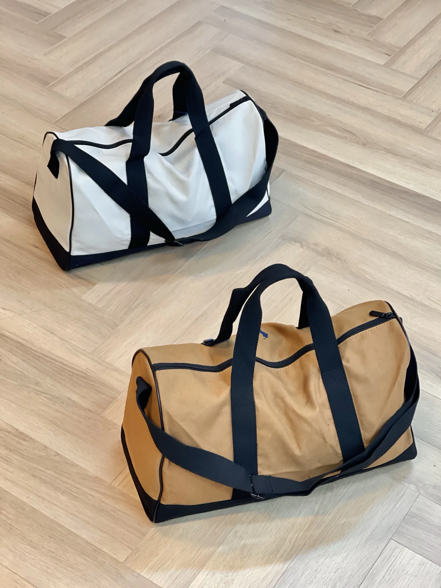 Fitness bag Short distance luggage portable travel bag Shoulder chest chest bag Handbag Handbag Waterproof carry-on weekend bag 
Fitness bag Short distance luggage portable travel bag Shoulder chest chest bag Handbag Handbag Waterproof carry-on weekend bag