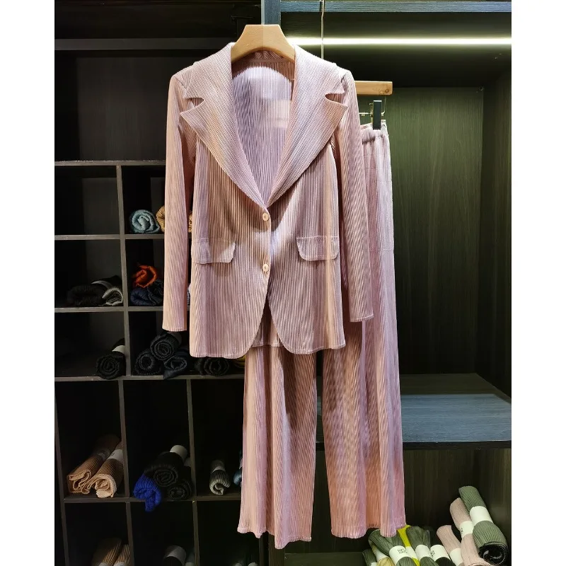 Miyake Pleated Pants Suit Plisse Women 2026 Elegant Simple 2-Piece Set Graceful Draped Blazer + Elastic Waist Straight Pants Set
Miyake Pleated Pants Suit Plisse Women 2026 Elegant Simple 2-Piece Set Graceful Draped Blazer + Elastic Waist Straight Pants Set