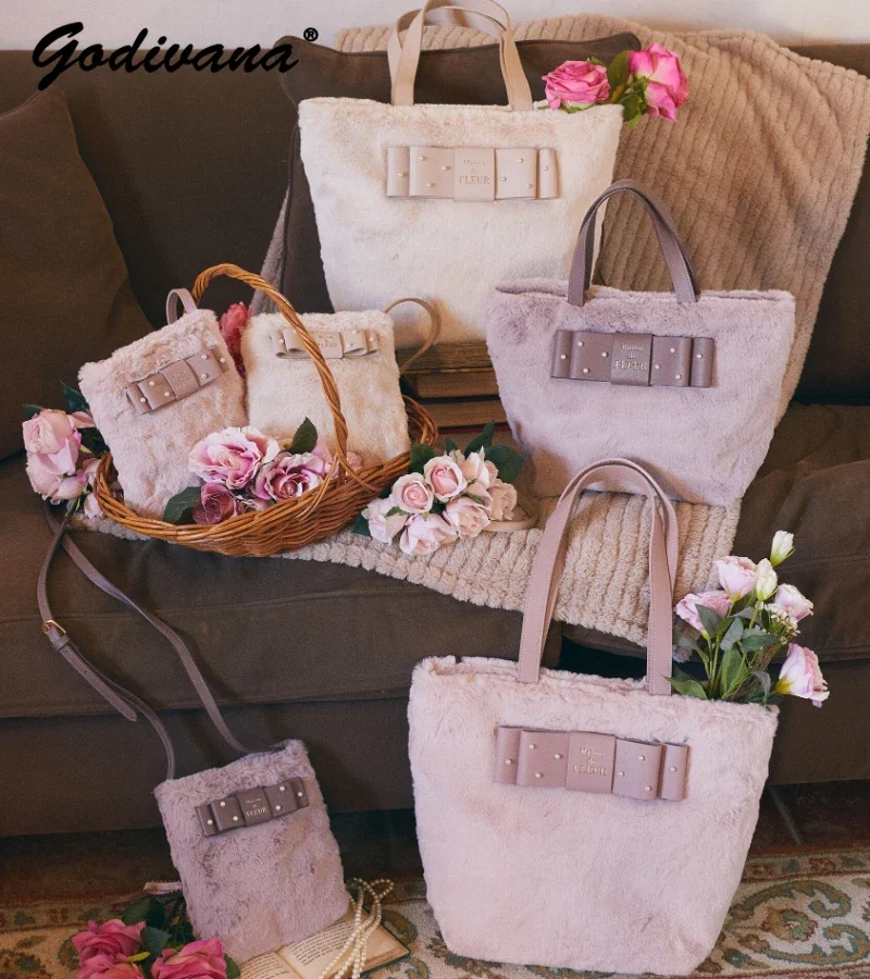 Japanese Style Winter New Pu Leather Patchwork Plush Pearl Embellished Bow Shoulder Bag Female Sweet Large Capacity Tote Handbag
Japanese Style Winter New Pu Leather Patchwork Plush Pearl Embellished Bow Shoulder Bag Female Sweet Large Capacity Tote Handbag
