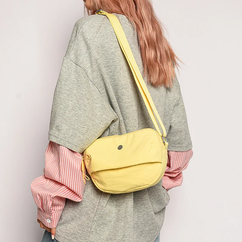 YIFAN нейлоновая сумка через плечо для женщин и мужчин, легкая сумка на плечо, водостойкая маленькая велосипедная сумка, модная однотонная сумка
YIFAN нейлоновая сумка через плечо для женщин и мужчин, легкая сумка на плечо, водостойкая маленькая велосипедная сумка, модная однотонная сумка