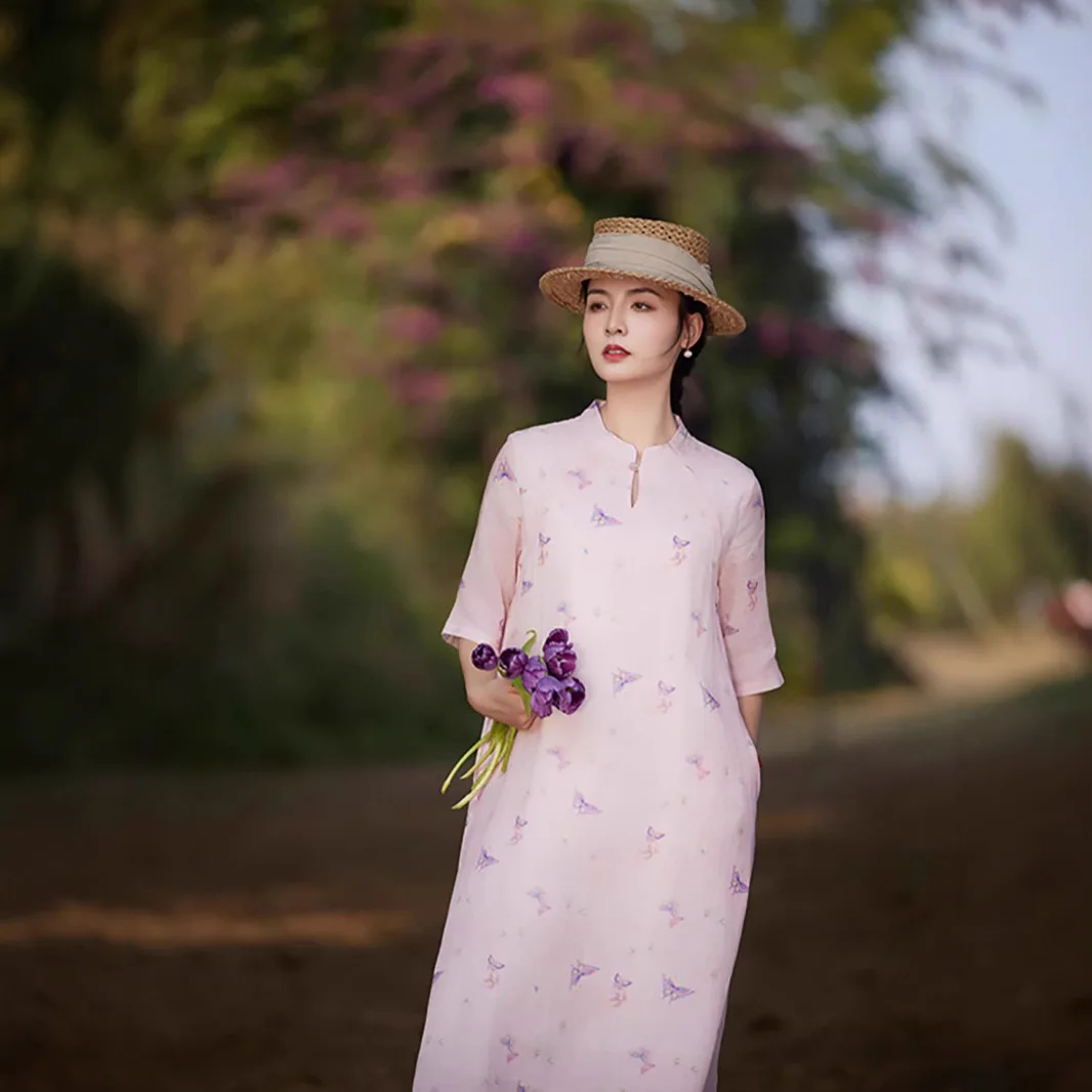 Ramie dress age-reducing five-quarter sleeve stand-up collar buckle improved cheongsam fashion casual versatile simple temperame
Ramie dress age-reducing five-quarter sleeve stand-up collar buckle improved cheongsam fashion casual versatile simple temperame
