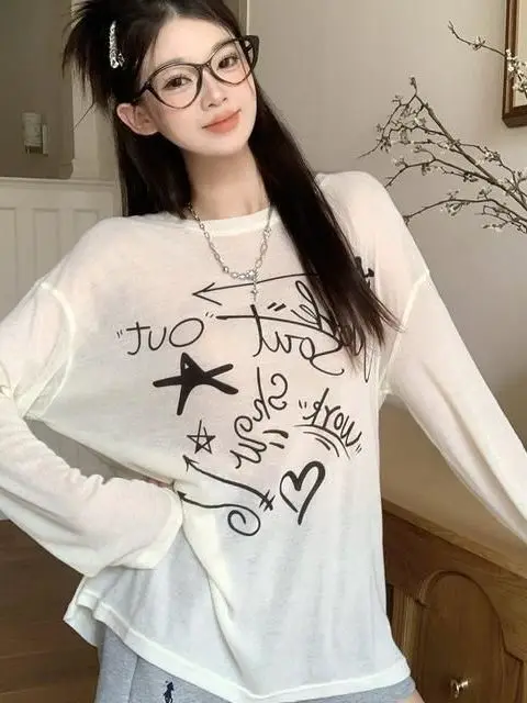 Korean Style Graffiti Print Long Sleeve T-Shirt Women's Summer New Thin Lazy Feeling Casual Loose Fit UV Protection Top
Korean Style Graffiti Print Long Sleeve T-Shirt Women's Summer New Thin Lazy Feeling Casual Loose Fit UV Protection Top