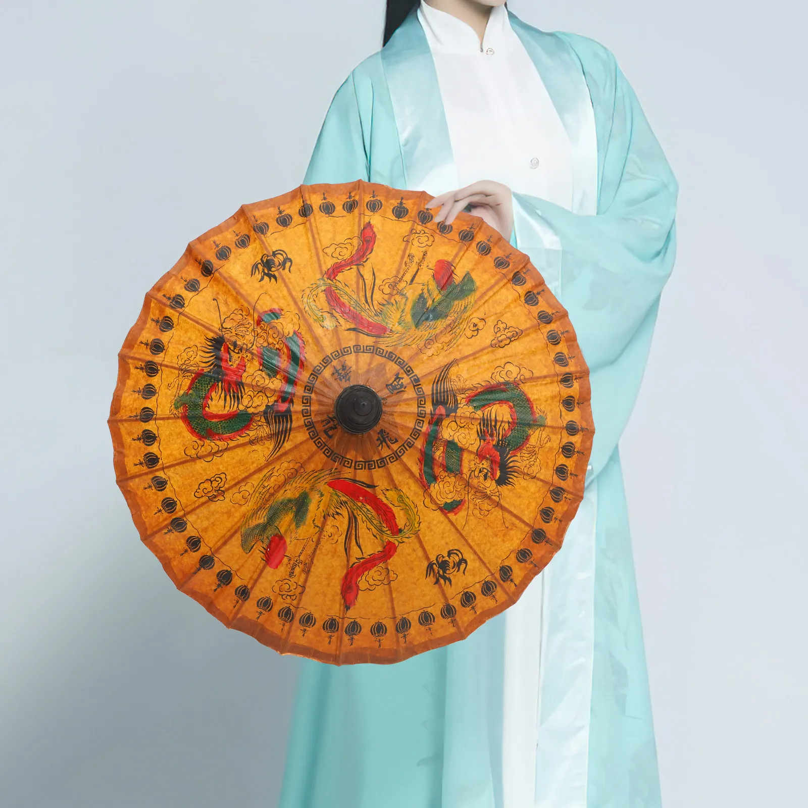 1Pcs Classic Hand-Painted Oiled Paper Umbrella Solid Wood Handle Decorative Photography Prop Performance Festival Use Craft
1Pcs Classic Hand-Painted Oiled Paper Umbrella Solid Wood Handle Decorative Photography Prop Performance Festival Use Craft