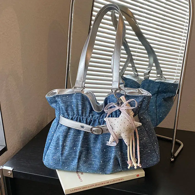 Vintage PU Leather Shoulder Bag Glitter Denim Style Soft Fabric Daily Shopping Underarm Shoulder Bags 2026 Summer New Handbag
Vintage PU Leather Shoulder Bag Glitter Denim Style Soft Fabric Daily Shopping Underarm Shoulder Bags 2026 Summer New Handbag