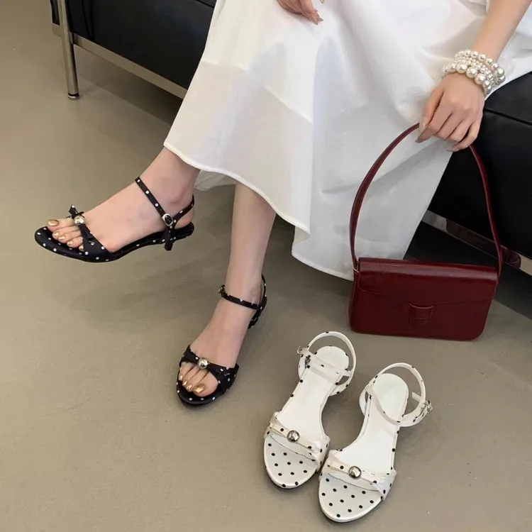 Korean Version Bowknot Polka Dot One-strap Sandals for Women, Low Heel, Open Toe, Small Gold Ball, Fashionable Slippers, Sweet
Korean Version Bowknot Polka Dot One-strap Sandals for Women, Low Heel, Open Toe, Small Gold Ball, Fashionable Slippers, Sweet