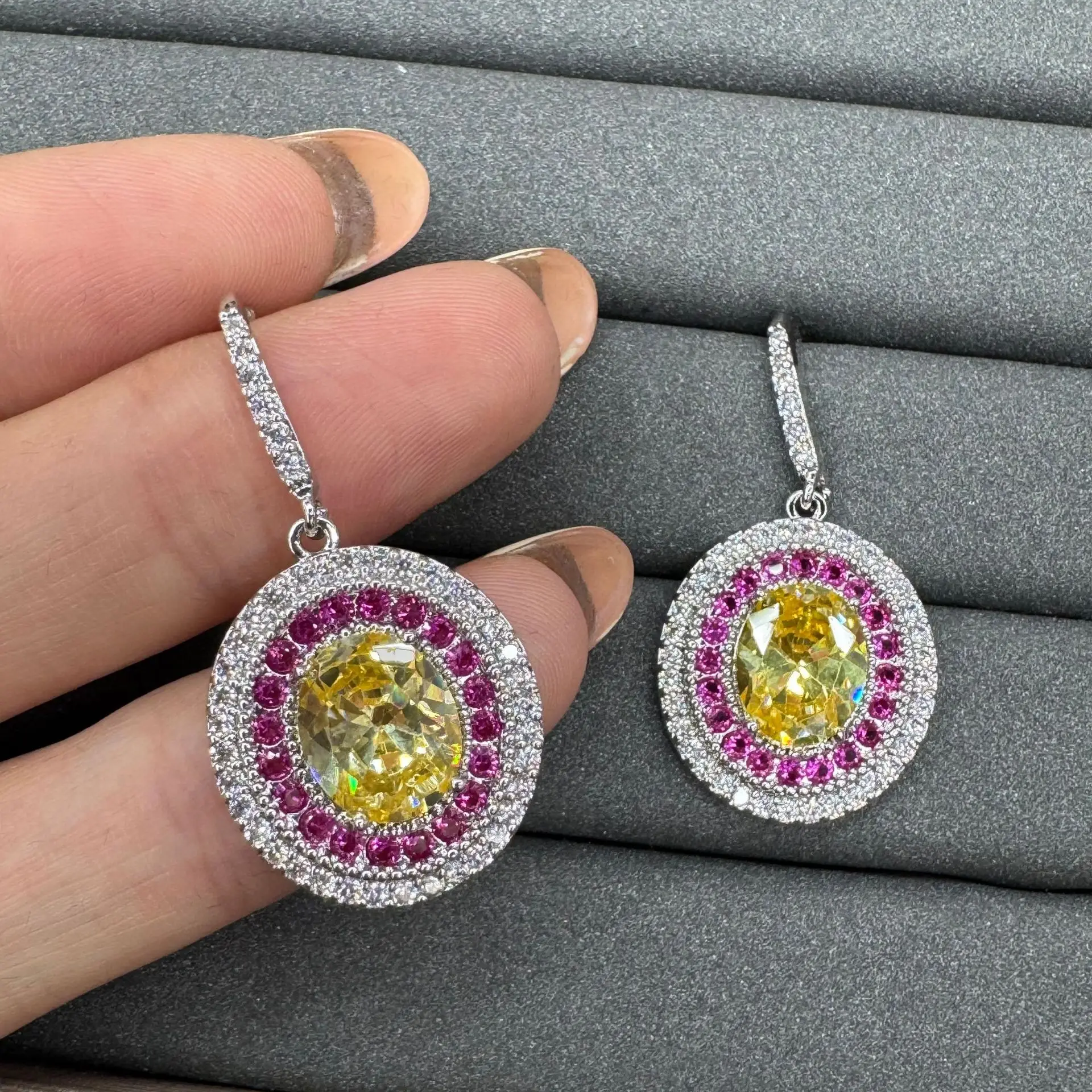 zirconia earrings for women luxury jewelry dinner party bar shiny dangling earrings silver color white fushia yellow
zirconia earrings for women luxury jewelry dinner party bar shiny dangling earrings silver color white fushia yellow