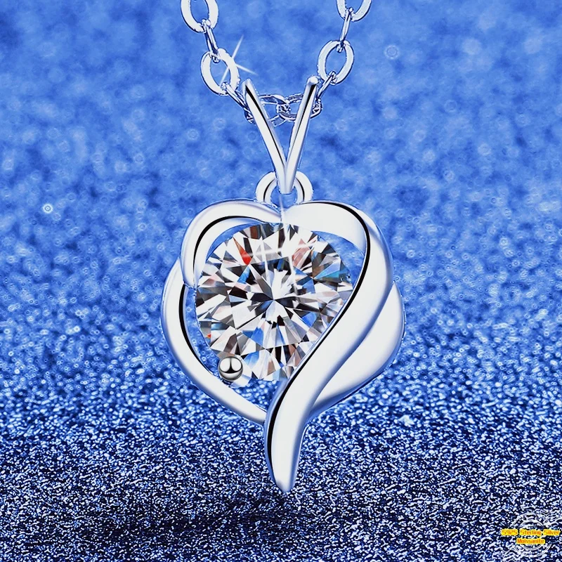 1.0ct Moissanite S925 Silver Necklet Pendant for Women Men Plated Platinum Love Heart Charm Necklace Fashion Jewelry Wholesale
1.0ct Moissanite S925 Silver Necklet Pendant for Women Men Plated Platinum Love Heart Charm Necklace Fashion Jewelry Wholesale