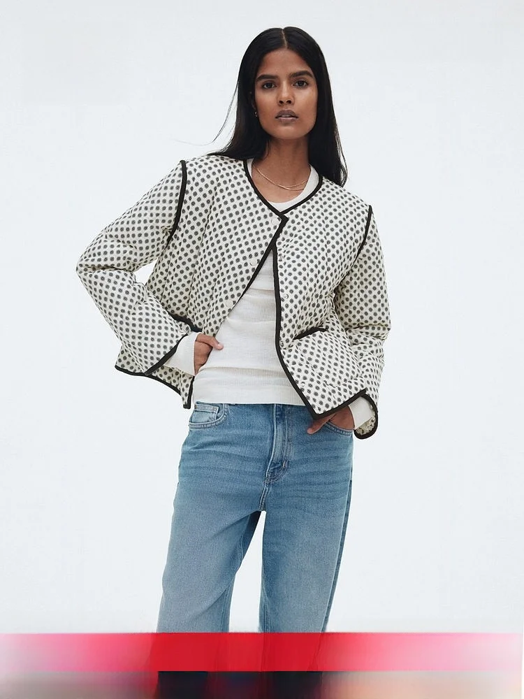 Женская хлопковая куртка H&M, зимняя, с круглым вырезом, на одной пуговице, с принтом, стеганая, из тонкого хлопка, верхняя одежда 2690, легкое хлопковое пальто
Женская хлопковая куртка H&M, зимняя, с круглым вырезом, на одной пуговице, с принтом, стеганая, из тонкого хлопка, верхняя одежда 2690, легкое хлопковое пальто