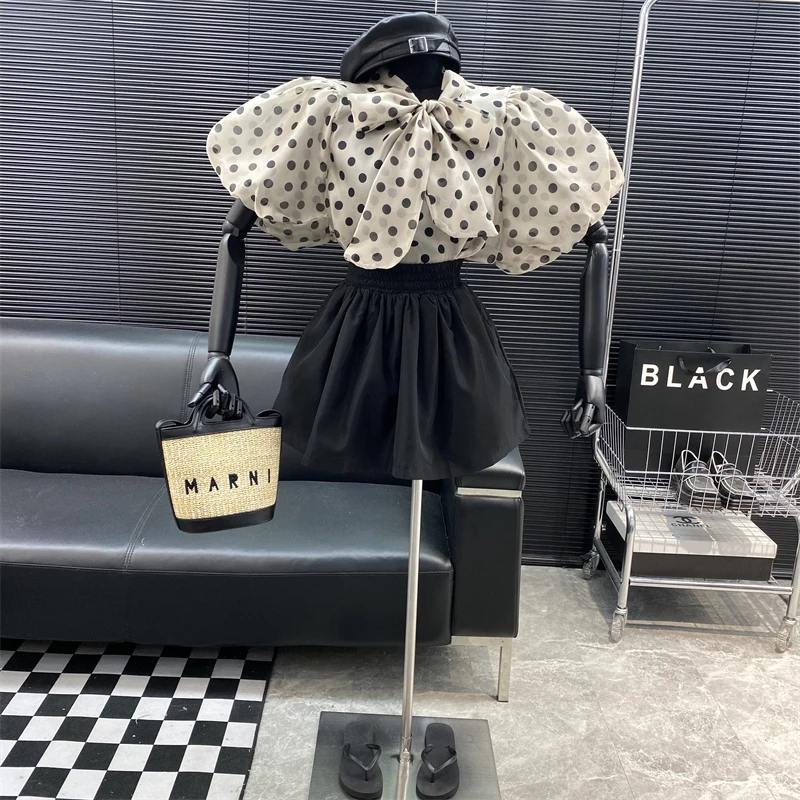 New 2022 fashion Designer new style Famous brand bow Lacing Wave point blouse summer Temperamental Versatile Bubble sleeve top
New 2022 fashion Designer new style Famous brand bow Lacing Wave point blouse summer Temperamental Versatile Bubble sleeve top