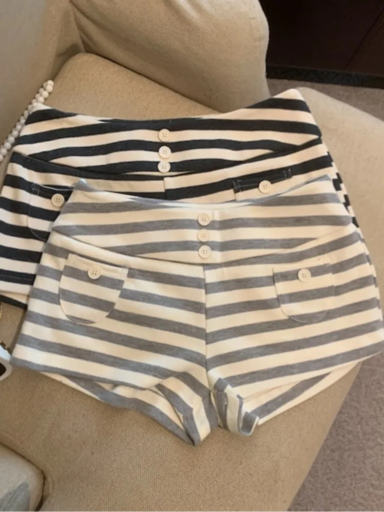 Cute Striped Short Pants Women's Casual Knitted Slimming Summer New Style Low Waist Versatile Straight Leg City Walk Shorts
Cute Striped Short Pants Women's Casual Knitted Slimming Summer New Style Low Waist Versatile Straight Leg City Walk Shorts