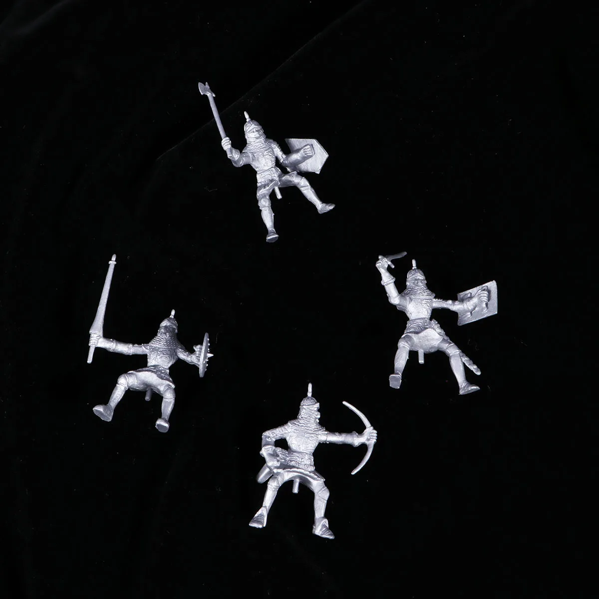 28 pcs Soldiers Horses Knights Playset Mini For Gift Decor Horse Soldier Figures Playset Handheld
28 pcs Soldiers Horses Knights Playset Mini For Gift Decor Horse Soldier Figures Playset Handheld