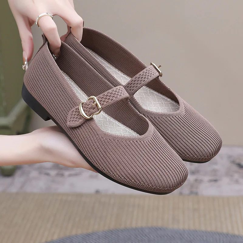 Casual and fashionable spring and autumn women's single shoes, breathable soft sole, shallow mouth flat bottom women's shoes
Casual and fashionable spring and autumn women's single shoes, breathable soft sole, shallow mouth flat bottom women's shoes