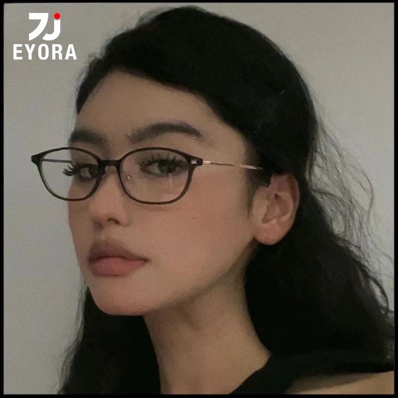 EYORA Ultralight Alloy Small Frame Reading Glasses Anti Blue Light Myopia and Hyperopia Photochromic Prescription Eyewear Lens
EYORA Ultralight Alloy Small Frame Reading Glasses Anti Blue Light Myopia and Hyperopia Photochromic Prescription Eyewear Lens