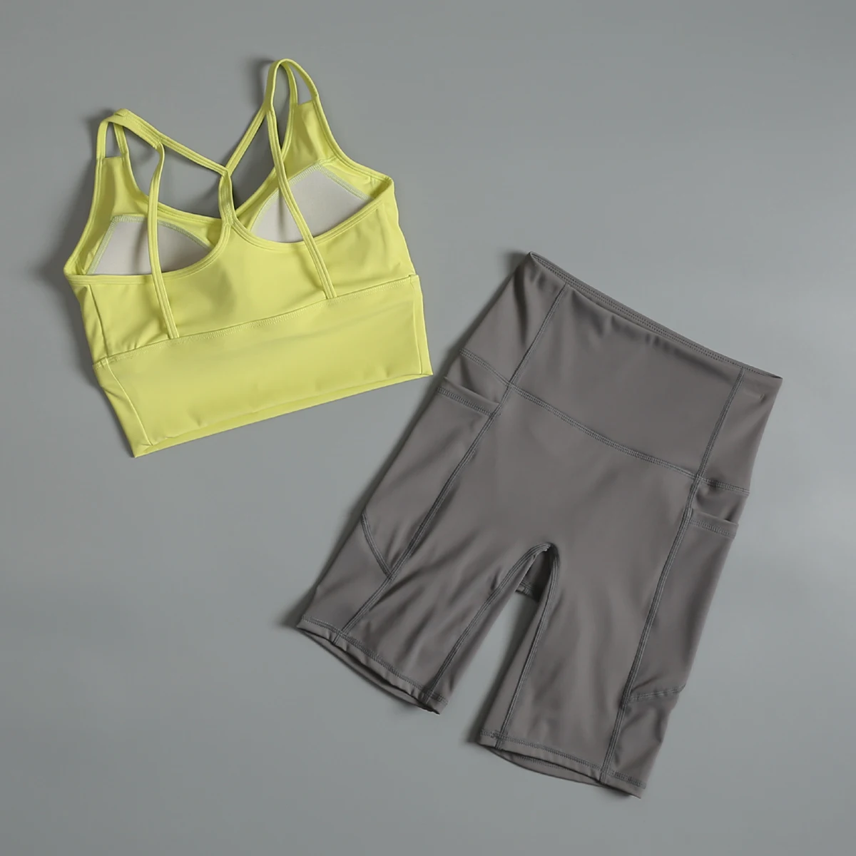 Yoga suit women's summer fashion sexy running speed drying bra beautiful back nude feeling sports fitness cycling pants
Yoga suit women's summer fashion sexy running speed drying bra beautiful back nude feeling sports fitness cycling pants