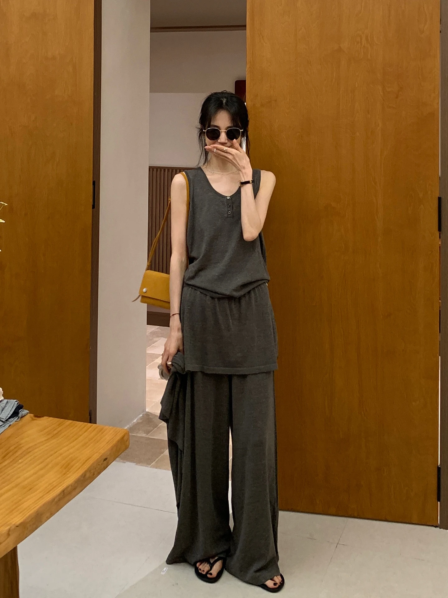 BRIVIN Grey Shoulder Wrap Cotton Linen Wide Leg Pants Loose Feel Fashion Set for Women Summer New High Waist Spring Autumn
BRIVIN Grey Shoulder Wrap Cotton Linen Wide Leg Pants Loose Feel Fashion Set for Women Summer New High Waist Spring Autumn